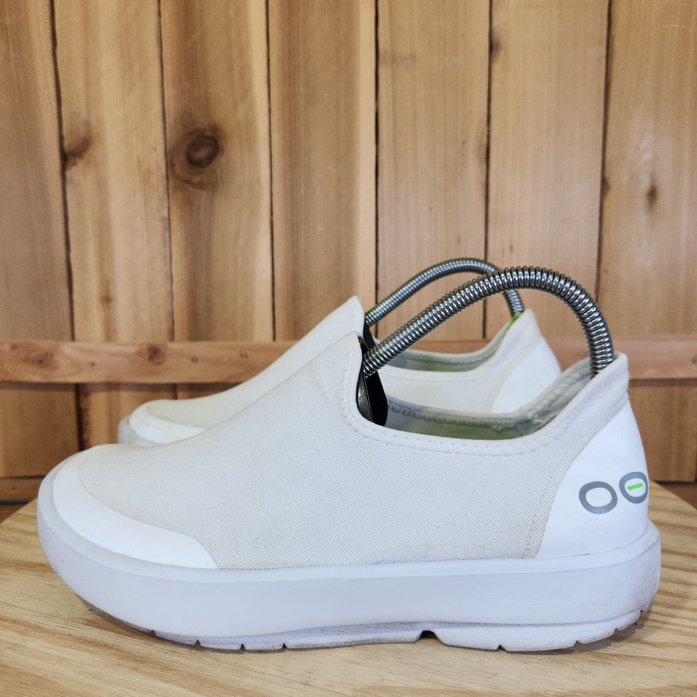 OOFOS Eezee Shoes Womens 9 White Canvas Slip On Recovery Comfort Walking Casual